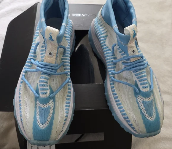 Stylish Blue and White Men's Sneakers - Picture 1 of 12